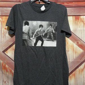 Bruce Lee Staff fighting Enter the Dragon Scene T EUC small size